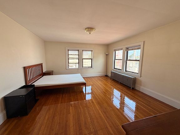 2nd image of 482 Main St #2