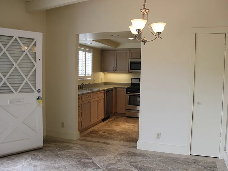 140 Evans Ave — Photo 16