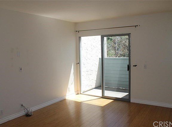 4th image of 18411 Hatteras St Unit 203
