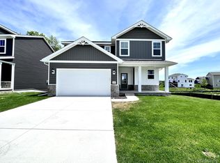 2077 Dabate, Howell, MI 48843