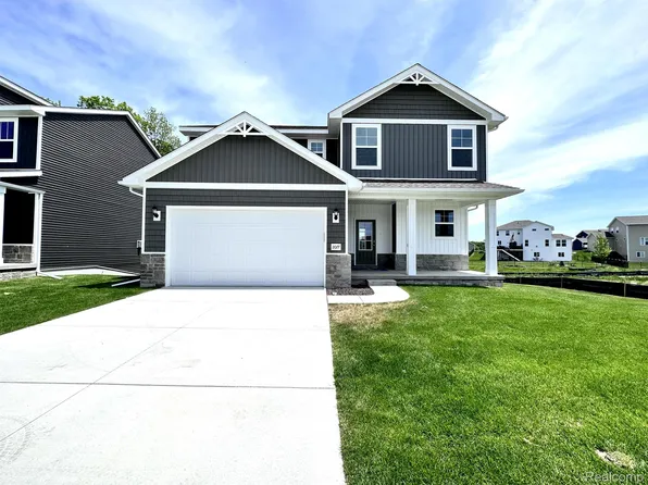 2077 Dabate, Howell, MI 48843