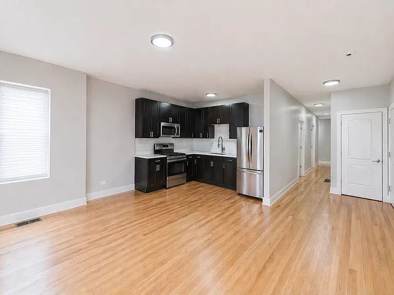 7944 S Ellis Ave #1 — Photo 4