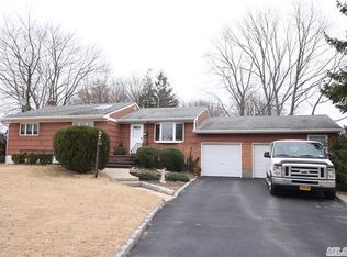 973 Hampshire Rd, Bay Shore, NY 11706