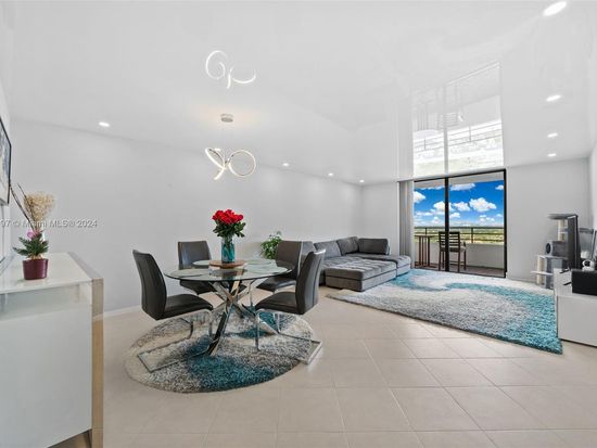 2500 Parkview Dr APT 1511, Hallandale, FL 33009