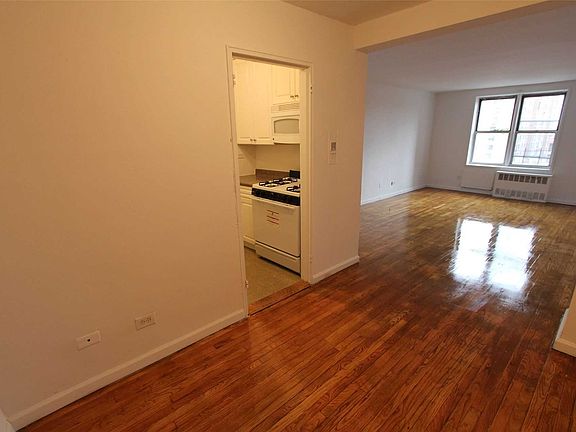 2nd image of 14487 41st Ave #503