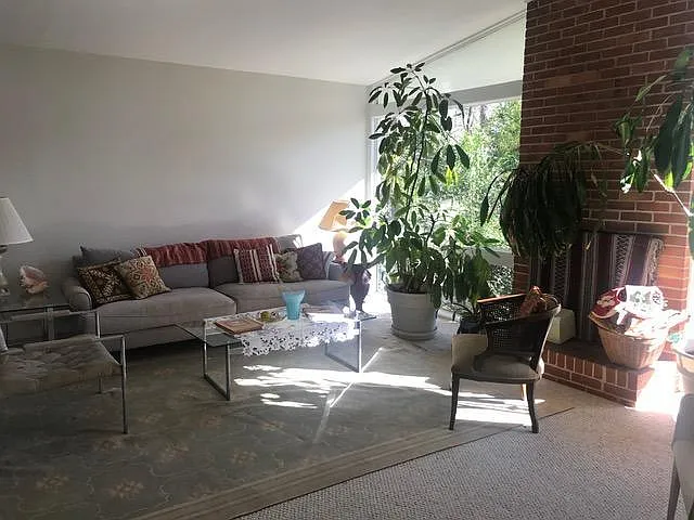 3 bed, 2000 sqft, $2,950 — Photo 3