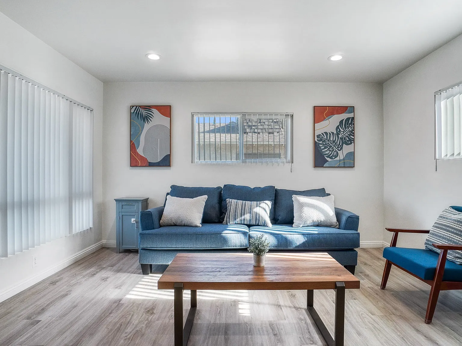 3 bed, 2.5 bath, 2036 sqft, $4,500 — Photo 3
