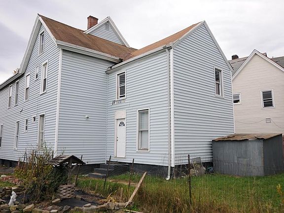 4th image of 909 Albany St