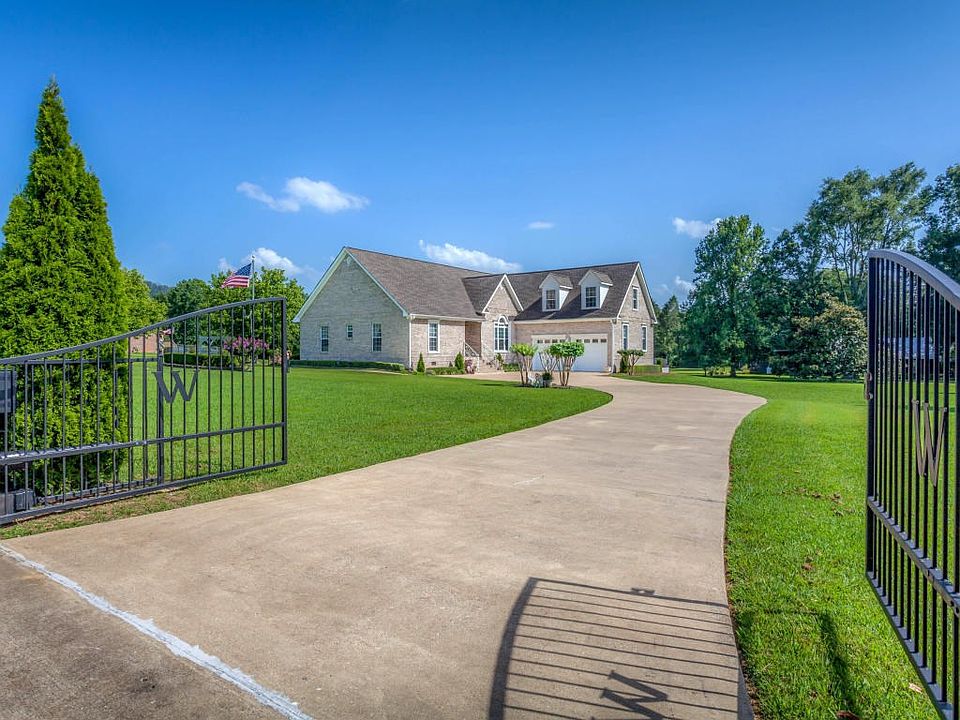 Exterior_Front Entrance