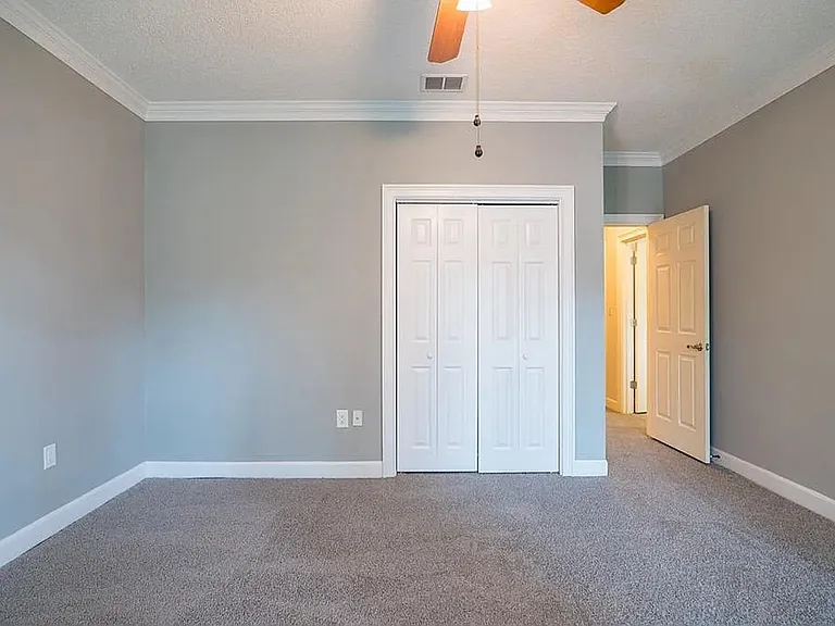 1009 Williamsburg Dr — Photo 28