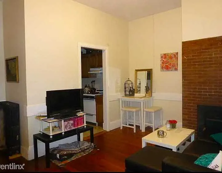 3 bed, $4,400 — Photo 4