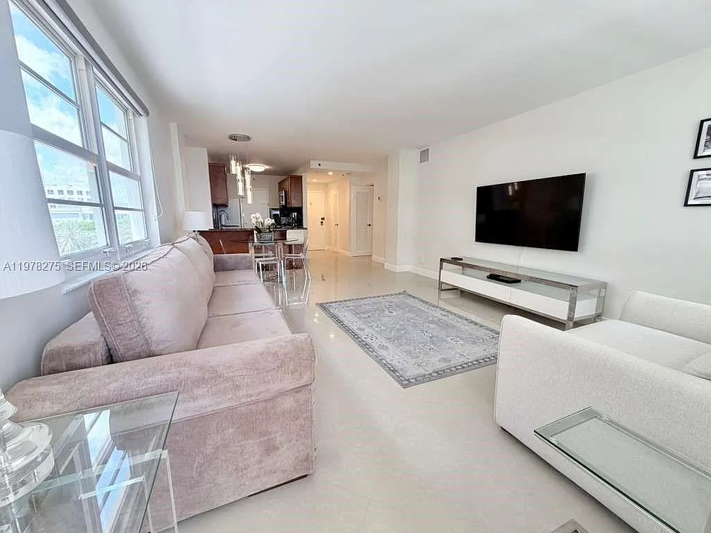 The Decoplage Condo — Photo 4
