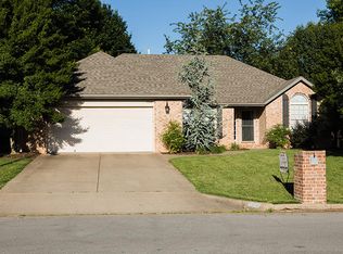 5658 S Jefferson Ave, Springfield, MO 65810