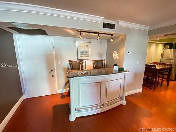 4th image of 6039 Collins Ave APT 730