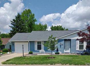 1334 Normandy Dr, Godfrey, IL 62035