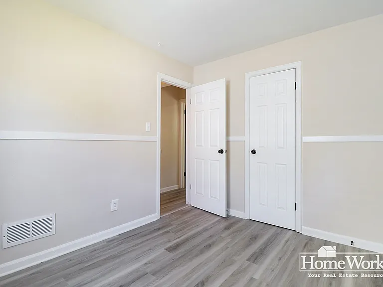 2823 Calhoun St — Photo 12