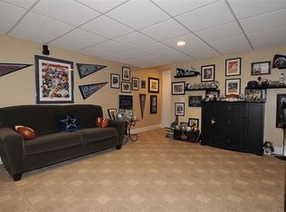 1 Goldfinch Ter, East Lyme, CT 06333