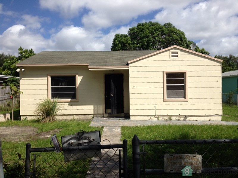 1st image of 825 NW 125th St