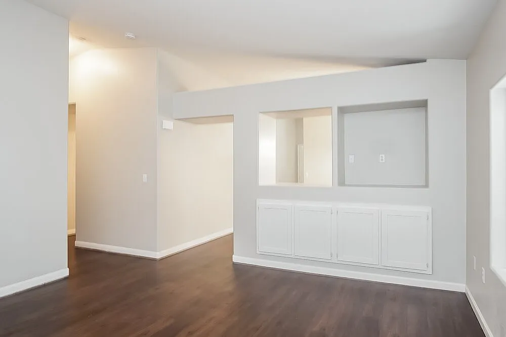 3 bed, 2.0 bath, 1225 sqft, $3,190 — Photo 3