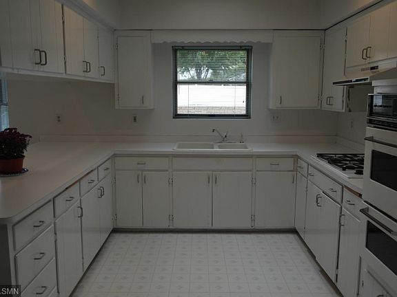 3rd image of 154 19th Ave S
