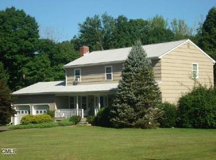 2 Phillips Dr, Bethel, CT 06801