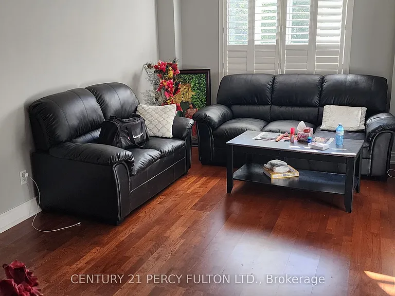 14 Flatfield Ter #MAIN — Photo 3