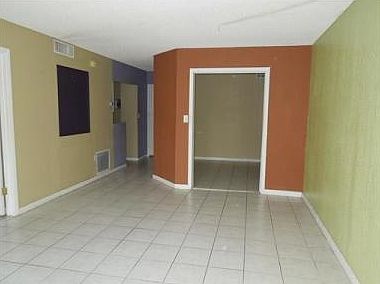 4th image of 1251 NE 108th St APT 321