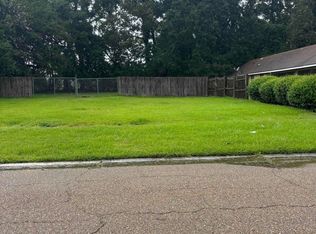 9130 Metairie Dr, Baton Rouge, LA 70810