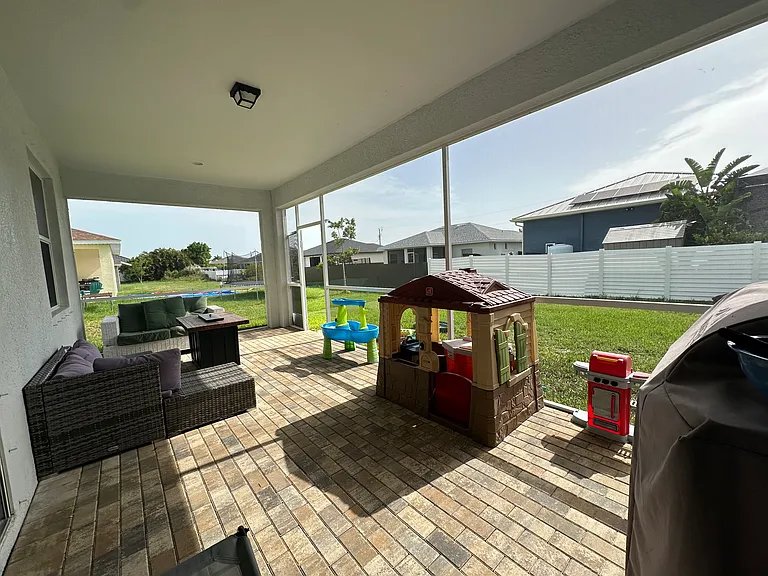 1228 NW 36th Pl — Photo 12