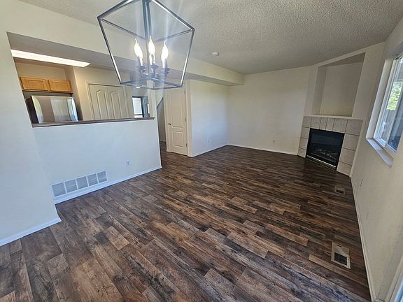 4th image of 3612 Pacific Dr