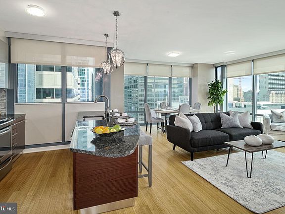 4th image of 2101 Market St Unit 2606