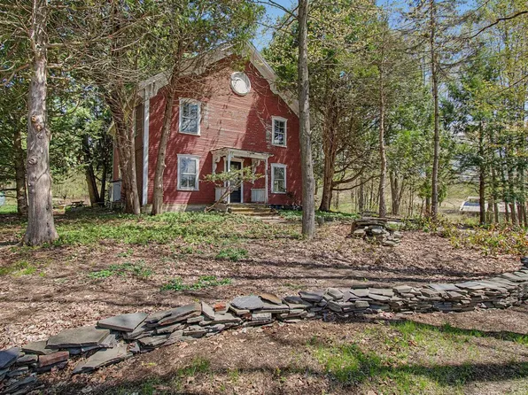 52 Weed Road, Essex, VT 05452