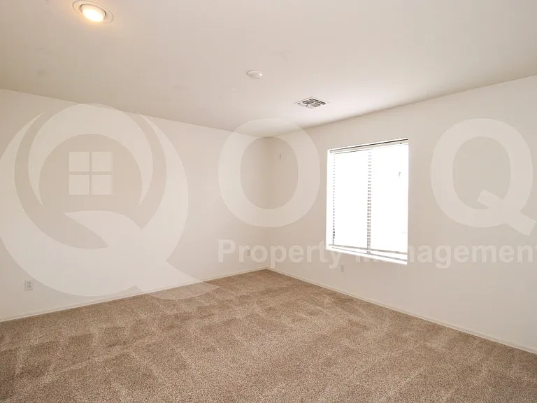 2450 E Darrel Rd — Photo 12