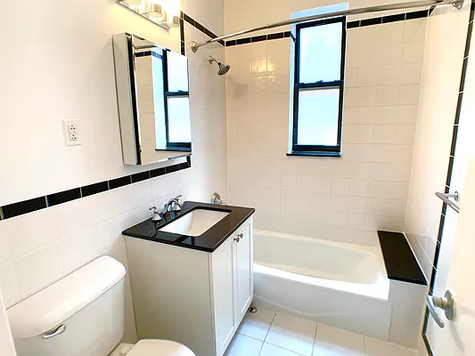 Rented by R New York | media 8