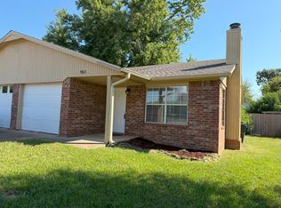 1903 S 18th St, Rogers, AR 72758