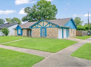 7043 Drowsy Pine Dr, Houston, TX 77092