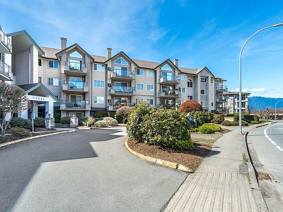 2nd image of 45520 Knight Rd #401