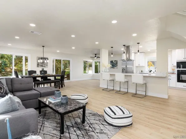 10314 Oak Ranch Ln, Escondido, CA 92026