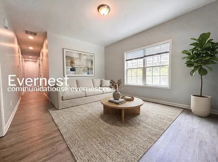 1725 Church St NW — Photo 4