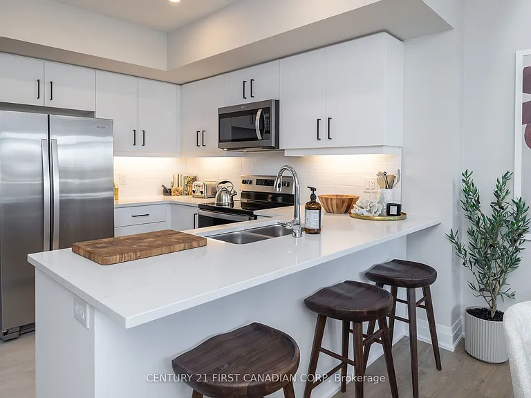 4286 E King St E #1004 — Photo 3