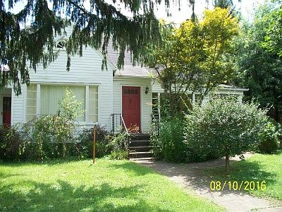 1st image of 1414 E 2nd St