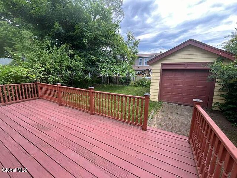 3rd image of 21 Hawthorne Avenue