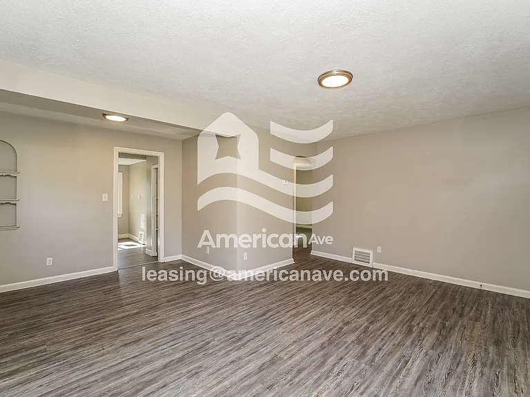 1115712_003_living_room_3.jpg
