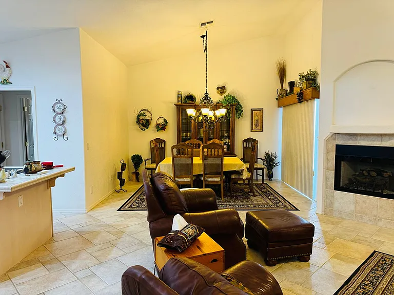 2057 E Sandtrap Ln — Photo 6