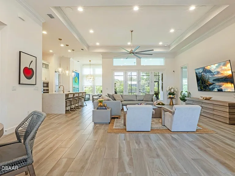 2426 Hyatt Creek Ln — Photo 7