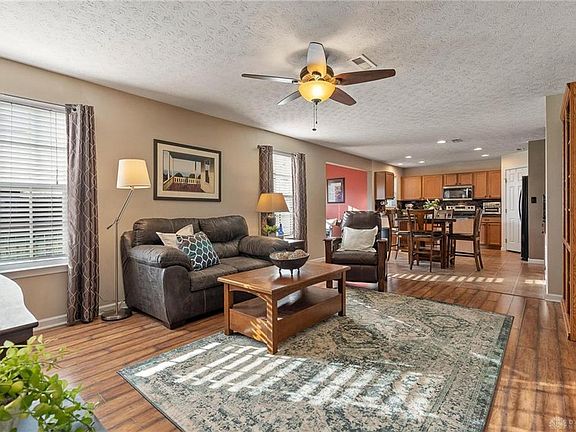 5th image of 781 Cliffside Dr