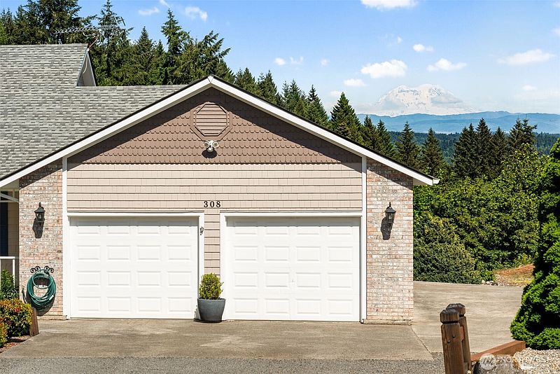 4th image of 308 Brockway Road