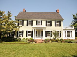 9 Lawrence Ln, Bay Shore, NY 11706