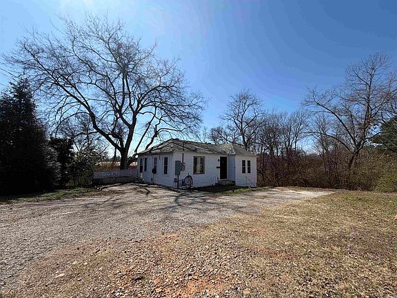 2nd image of 123 Leeper St