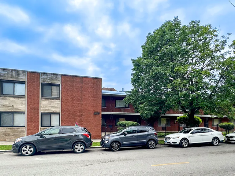 5701 W Washington Blvd #2F — Photo 3
